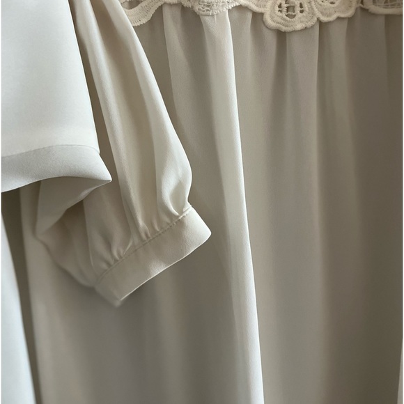 NWT EXPRESS OFF WHITE SHEER & LACE BLOUSE SIZE MEDIUM - Picture 10 of 10